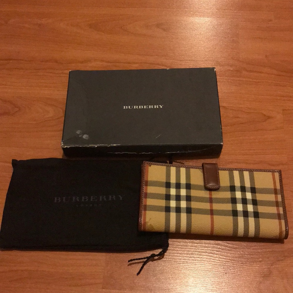 Burberry Long Wallet